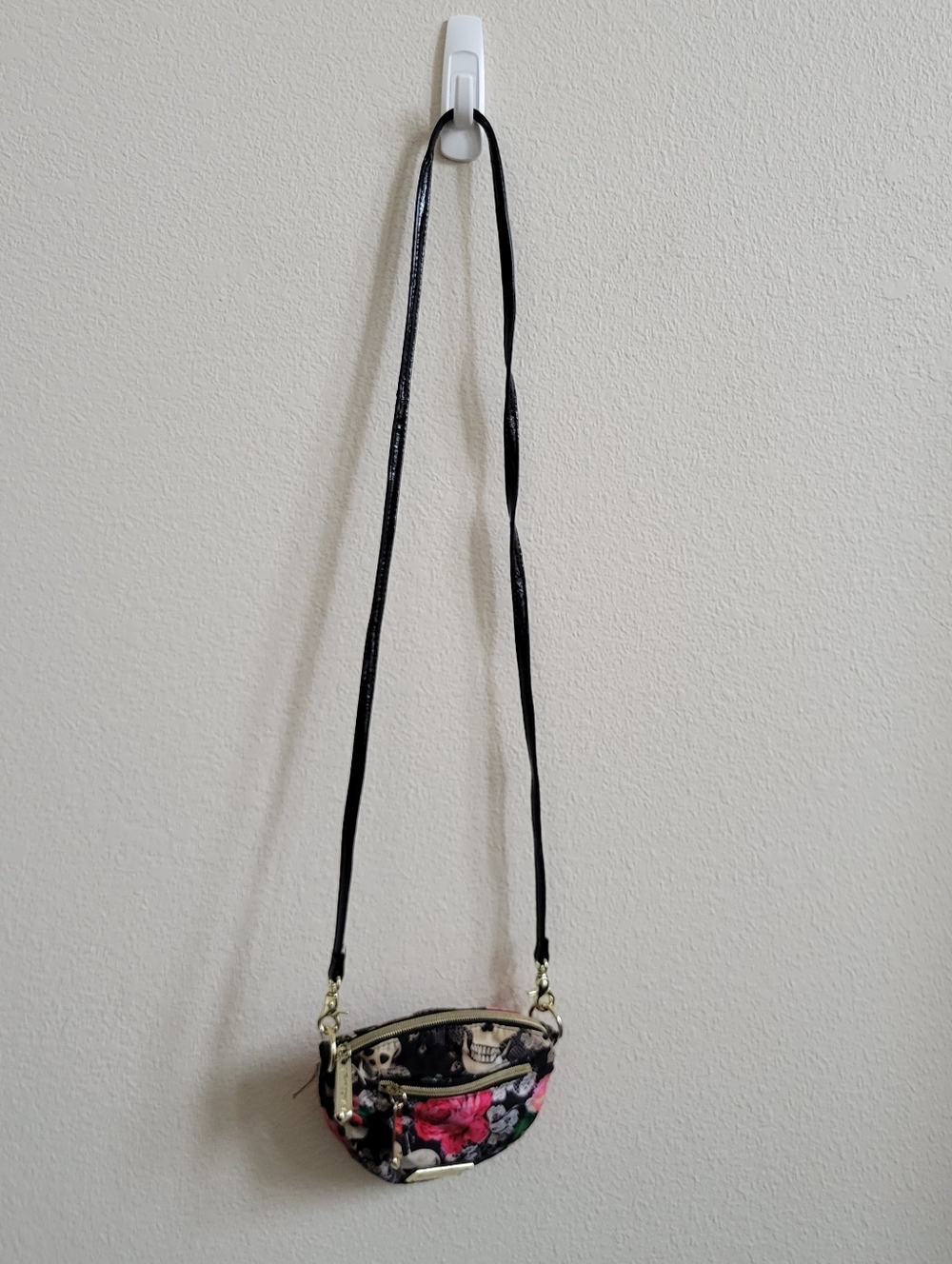 Betsey Johnson Mini Crossbody Purse Floral Skull Black & Pink Pattern. Width 7"